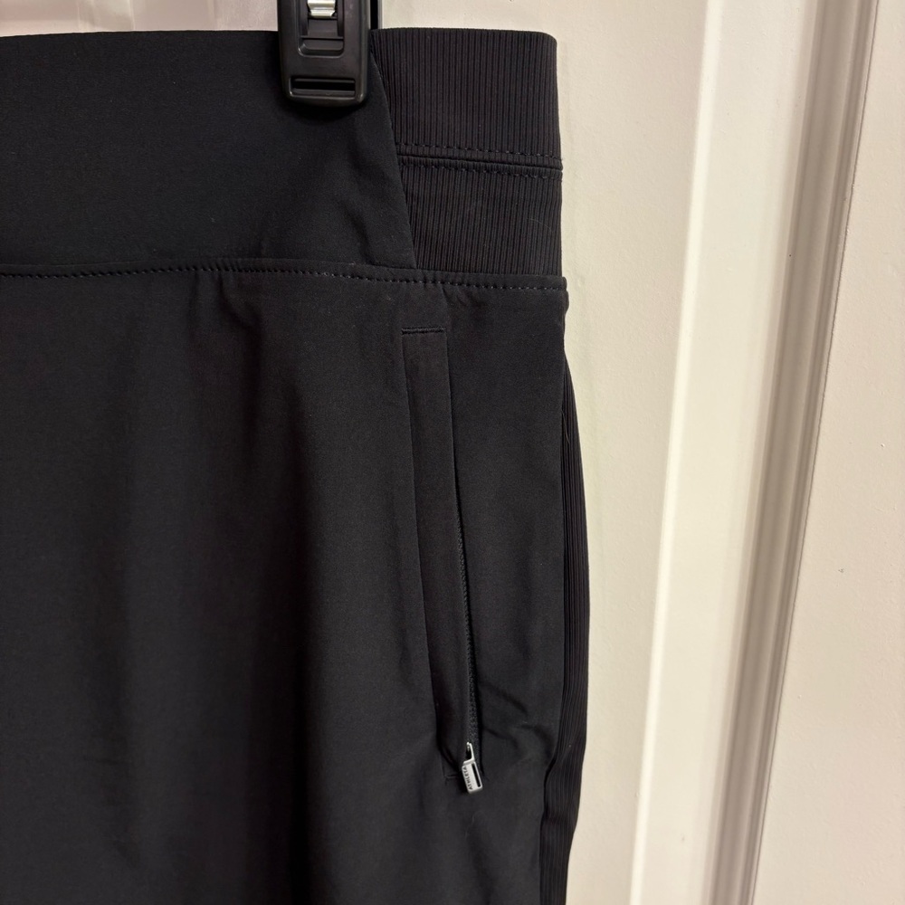 TALL Athleta Brooklyn Black Skort with Functional Pockets 16 Tall - Picture 4 of 12